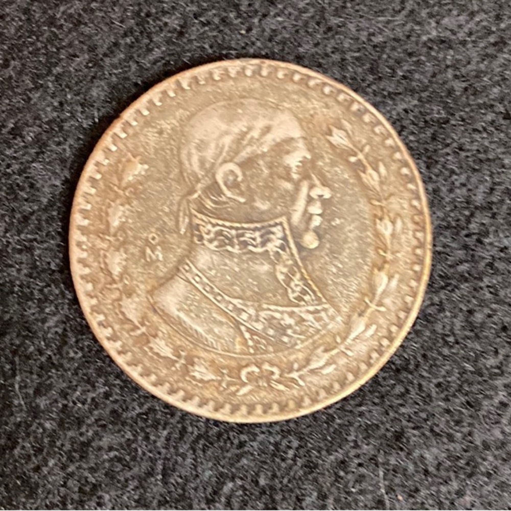 Vintage 1961 Mexican Peso Coin